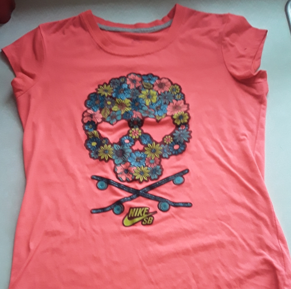 Girls NIKE Skateboarding Top. Glitter\PuNk